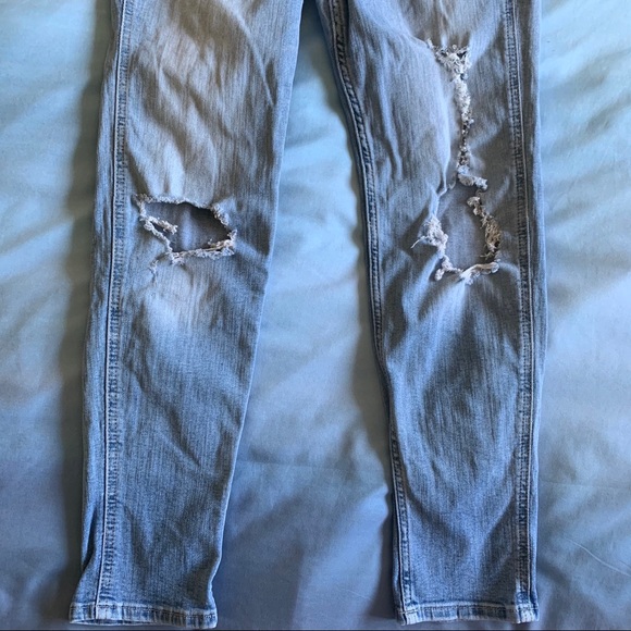 Hollister Light Wash Vintage Distressed Boyfriend Jeans - Picture 4 of 7